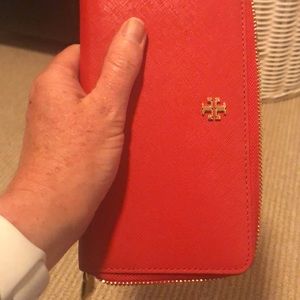 Tory Burch new Emerson zip wristlet wallet